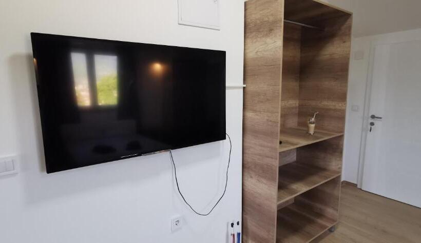 Suite with lake view, Villa Natali