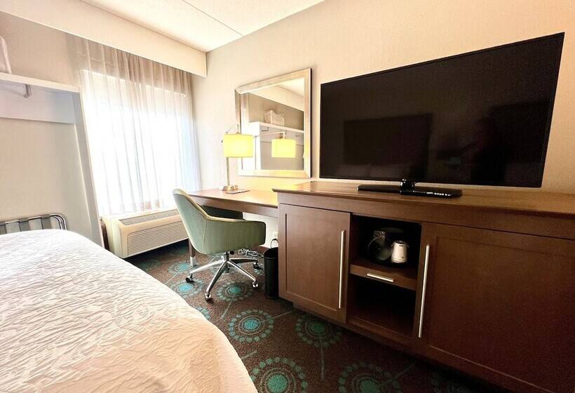 اتاق استاندارد با 2 تخت دوبل, Hampton Inn Bloomington