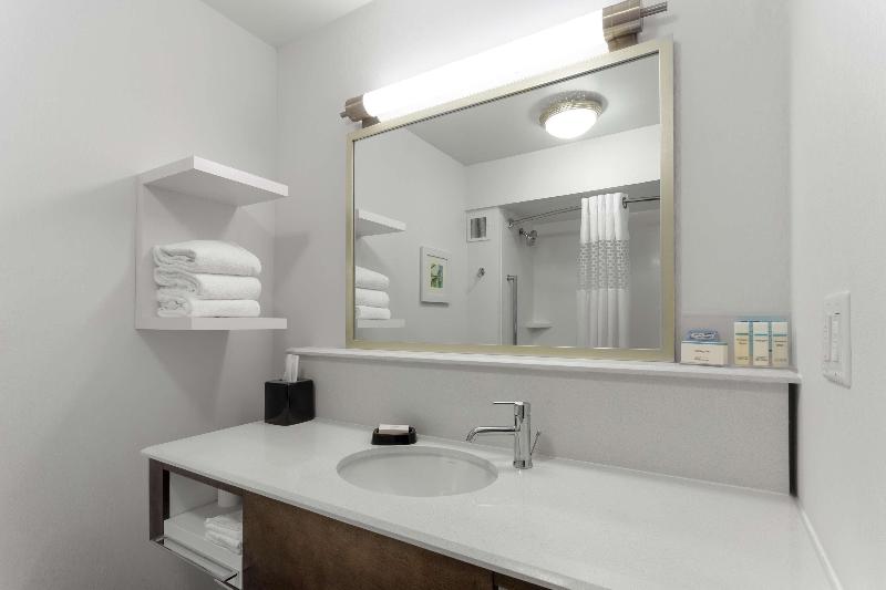 اتاق لوکس با تخت بزرگ, Hampton Inn Bloomington