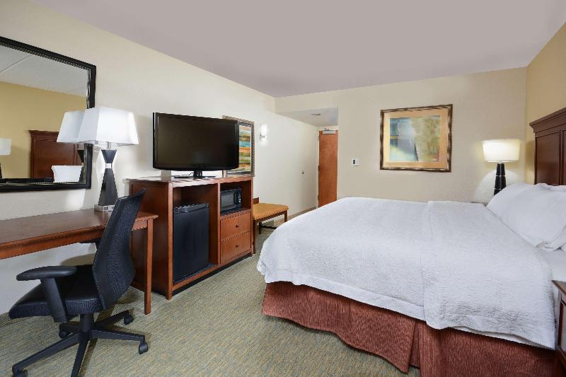 اتاق استاندارد با تخت بزرگ, Hampton Inn Raleigh Durham Airport