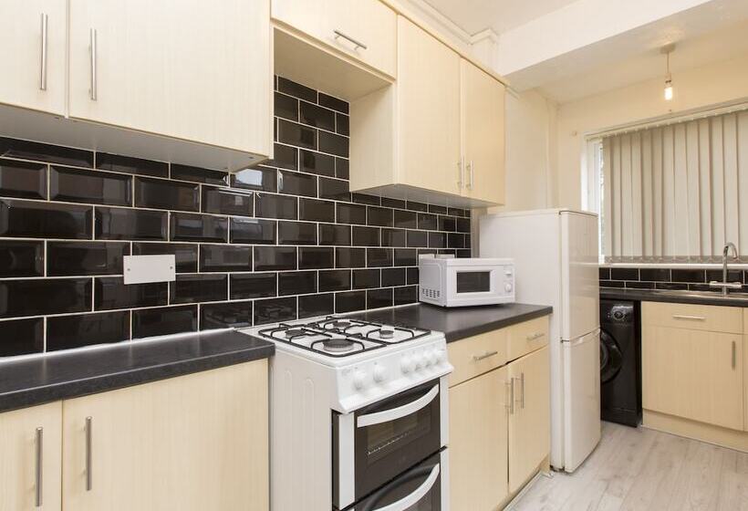 اتاق استاندارد یک تخته با سرویس بهداشتی مشترک, Townhouse @ 97 Edleston Road Crewe