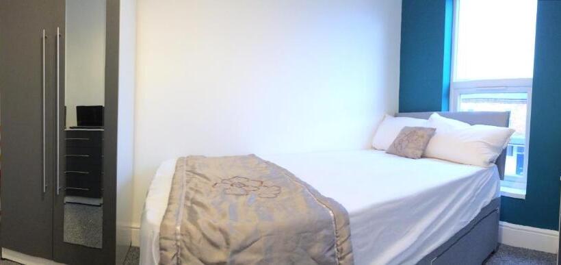 خانه 1 خوابه, Townhouse @ 97 Edleston Road Crewe