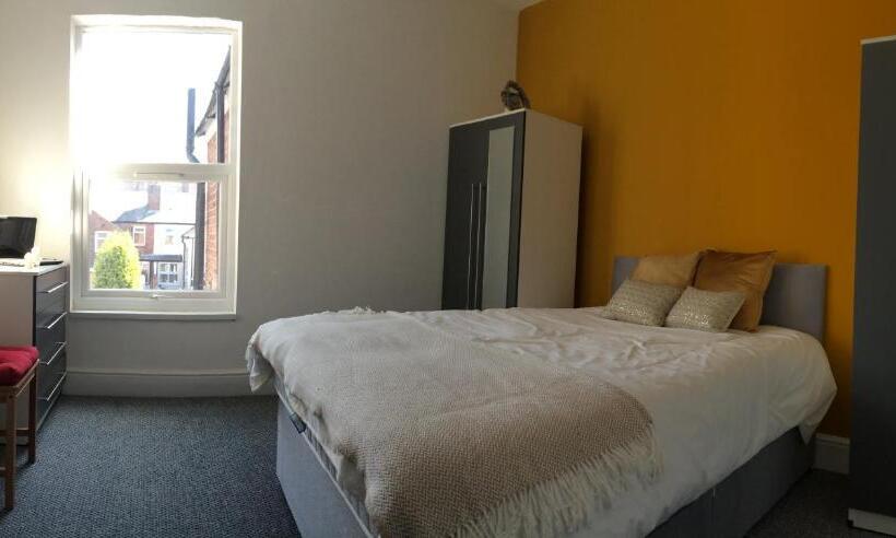 خانه 1 خوابه, Townhouse @ 97 Edleston Road Crewe