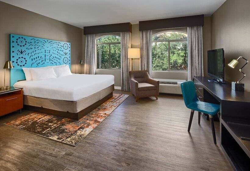 חדר סטנדרט מיטה זוגית, Indigo San Antonio Riverwalk, An Ihg