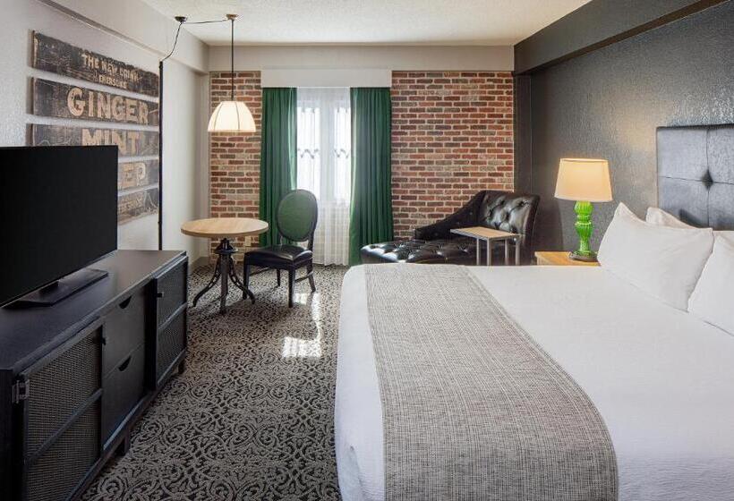חדר סטנדרט עם מיטת קינג, Holiday Inn Hotel French Quarter Chateau Lemoyne, An Ihg