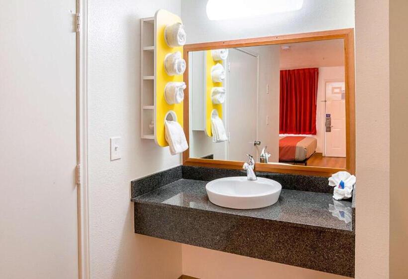 Номер Стандарт, Motel 6 Grand Prairie, Tx   Near Six Flags Drive