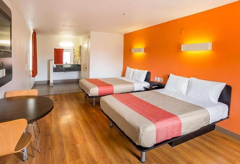Четырехместный Номер Стандарт, Motel 6 Grand Prairie, Tx   Near Six Flags Drive