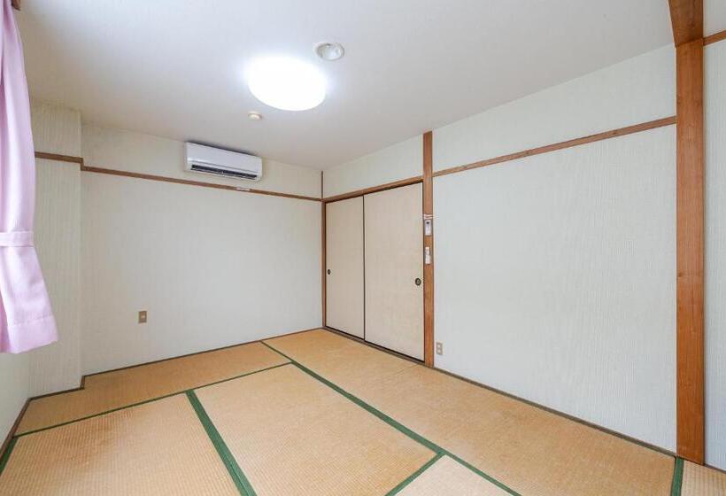 Четырехместный Номер Стандарт, Business Hotel Kyugetsu