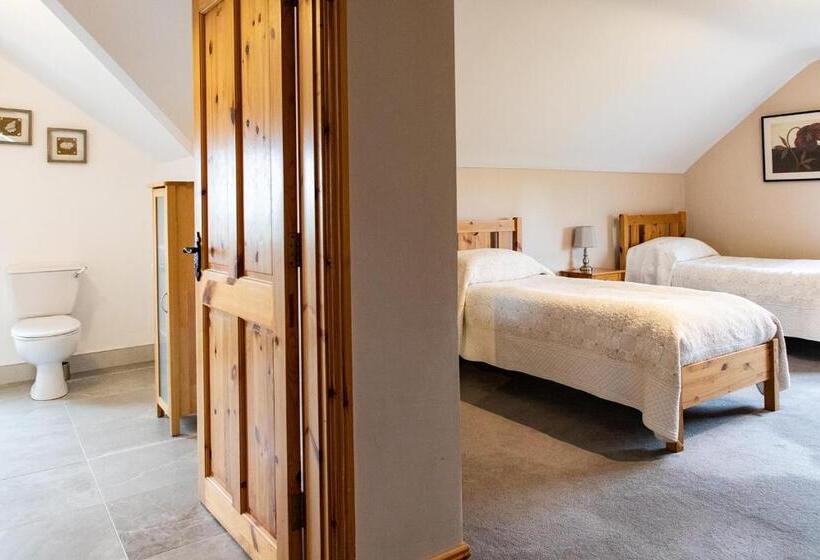 اتاق استاندارد چهار تخته, Twin Peaks B&b