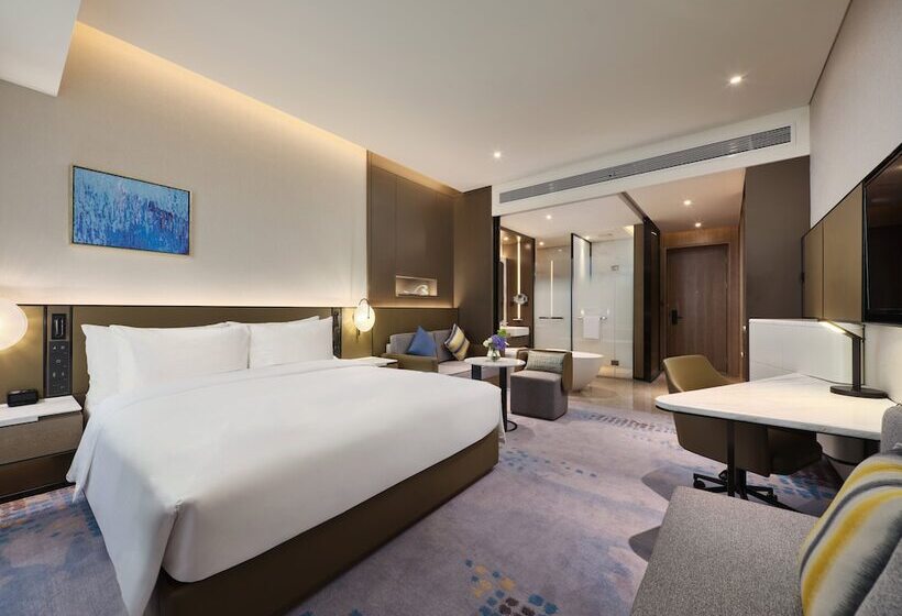 高级客房, Crowne Plaza Wuhan Development Zone, An Ihg