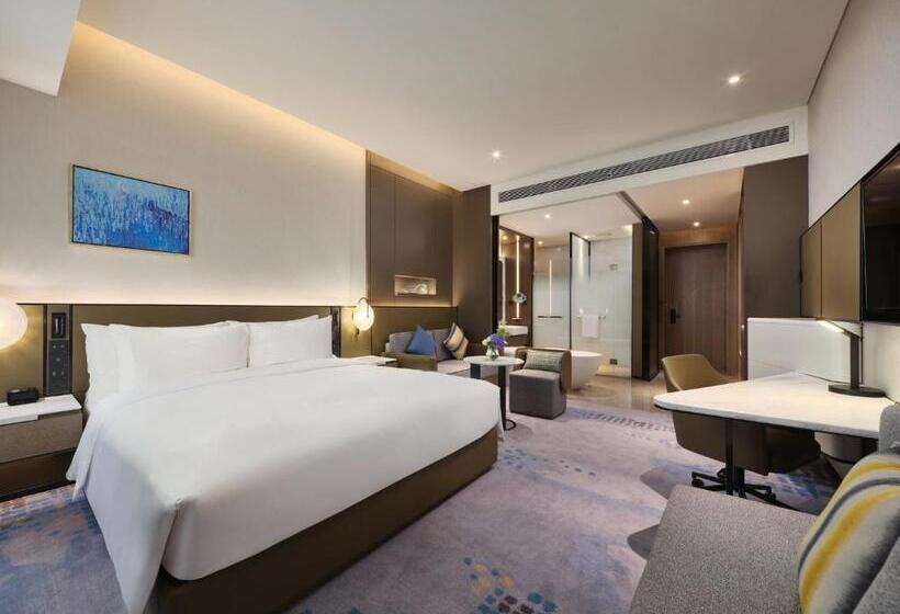 高级客房, Crowne Plaza Wuhan Development Zone, An Ihg
