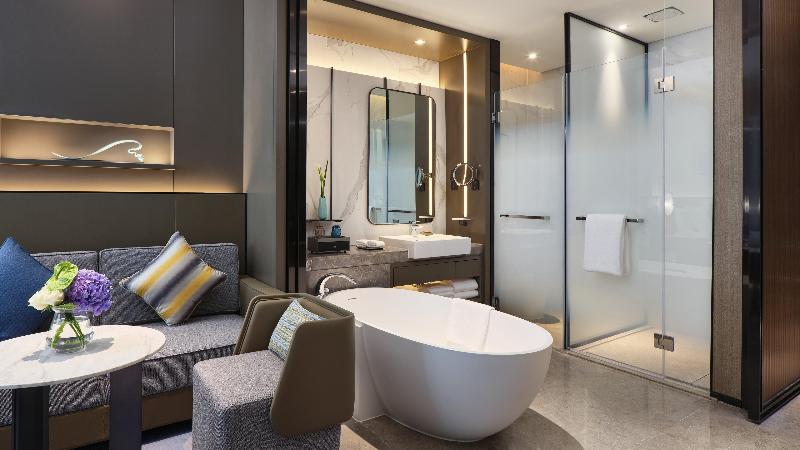 标准间带湖景, Crowne Plaza Wuhan Development Zone, An Ihg