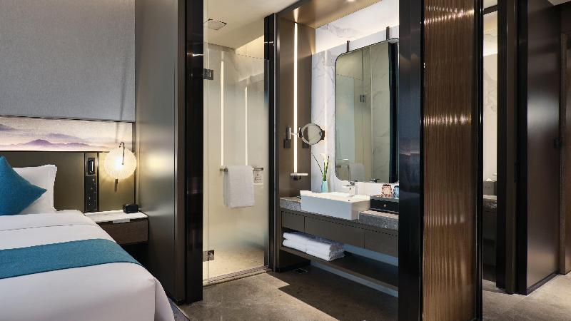 标准间带湖景, Crowne Plaza Wuhan Development Zone, An Ihg