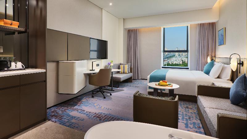高级客房, Crowne Plaza Wuhan Development Zone, An Ihg