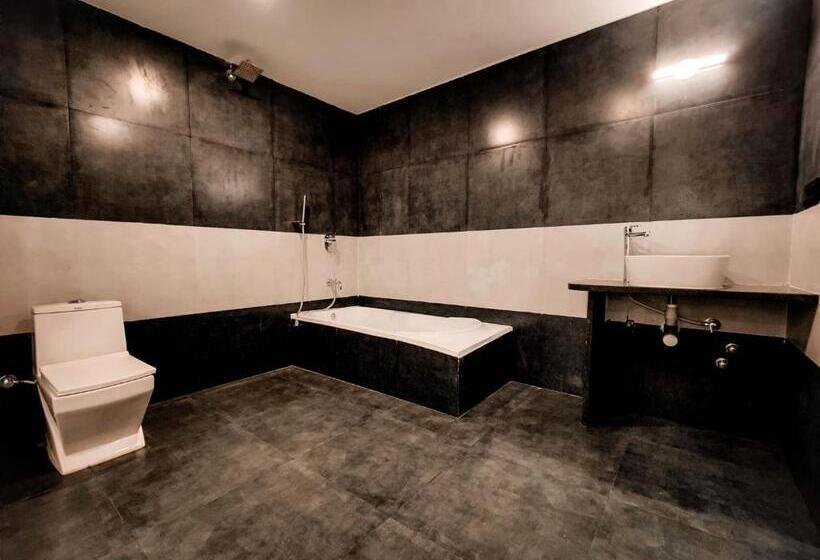 四人标准间, Vaggi S Place