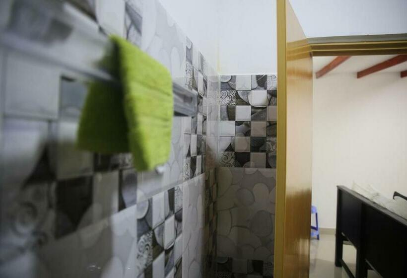 اتاق لوکس, Another World Hostel Sigiriya