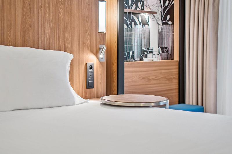 Номер Deluxe Кровать Кинг, Courtyard By Marriott Paris Porte De Versailles
