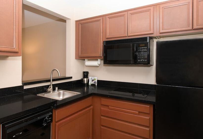 جناح لذوى الاحتياجات الخاصة, Larkspur Landing Extended Stay Suites South San Francisco