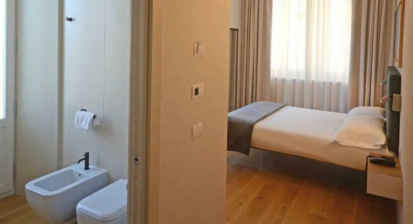 اتاق سوپریور, Albergo Centrale