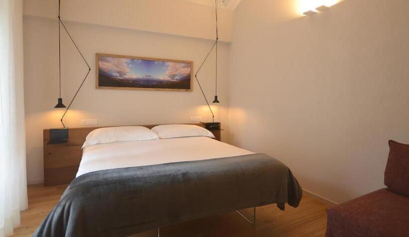 سوییت جونیور, Albergo Centrale