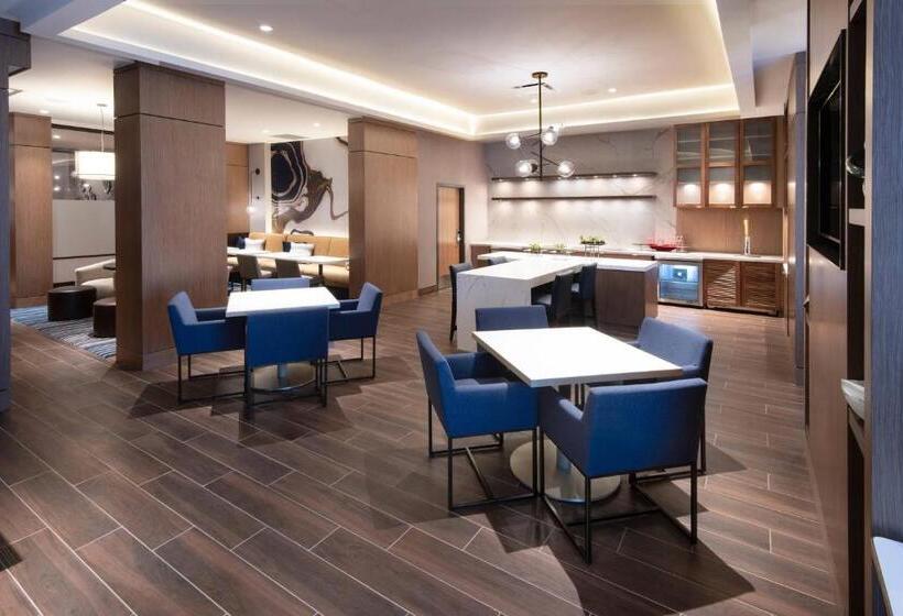 스위트 킹사이즈 침대, Madison Marriott West