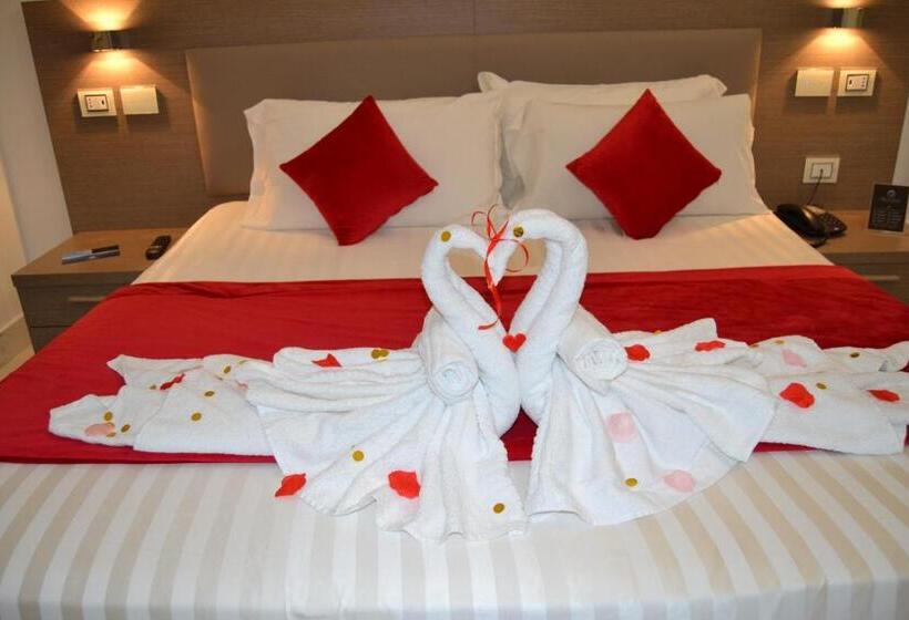 سوئیت با بالکن, Mecla Suites