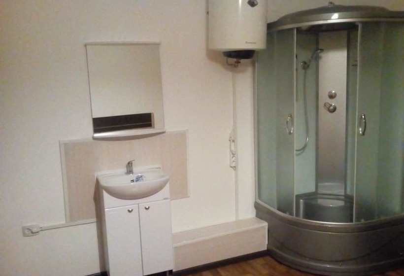 اتاق استاندارد چهار تخته, Nursat Guest House