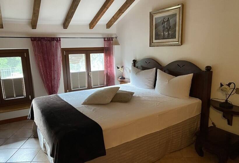 سوییت لوکس, Relais San Filippo In Sogaglia