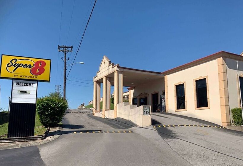 اتاق استاندارد با 2 تخت دوبل, Super 8 By Wyndham Nashville Near Downtown / I40