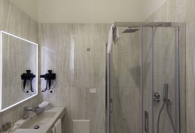 اتاق لوکس با تخت بزرگ, Residenza Molinari Suite