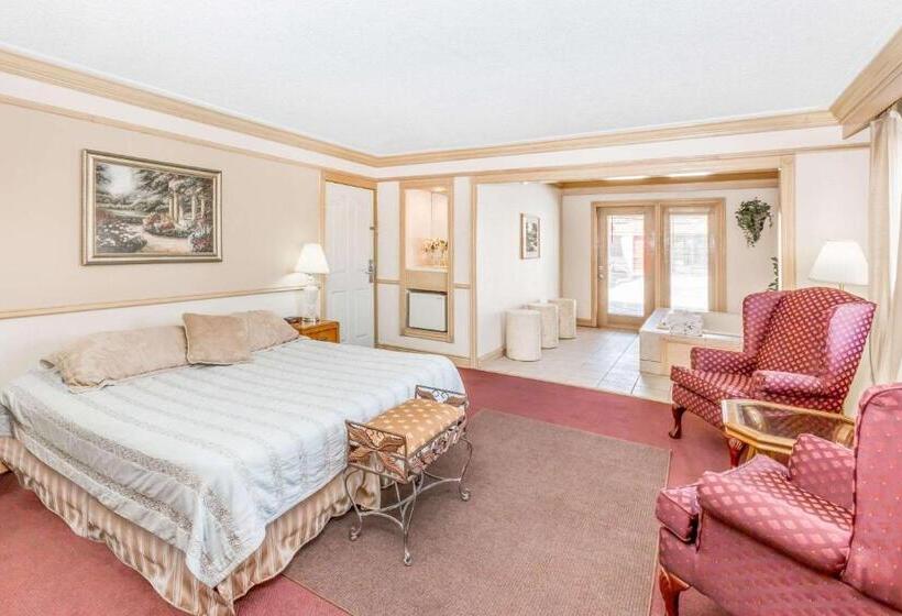 Deluxe Suite King Bed, Knights Inn & Suites South Sioux City