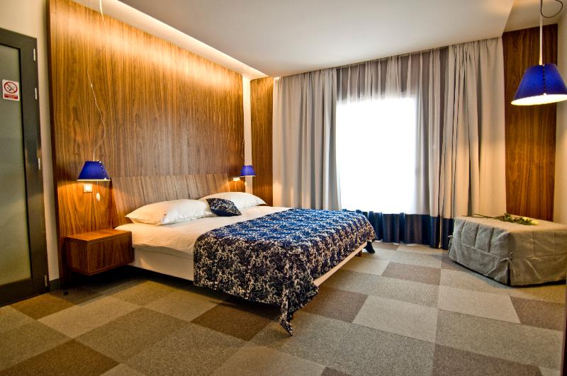 اتاق استاندارد با تخت بزرگ, Knights Inn & Suites South Sioux City