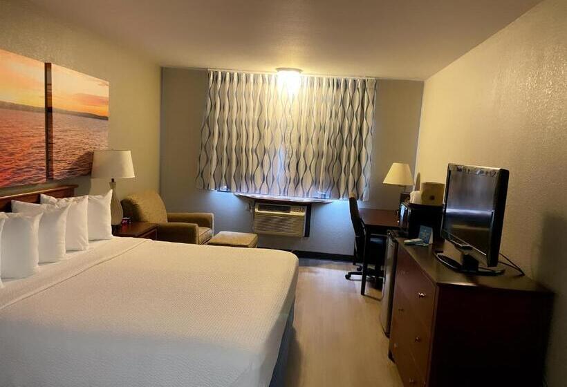 带大床的标准间, Days Inn & Suites By Wyndham Stevens Point