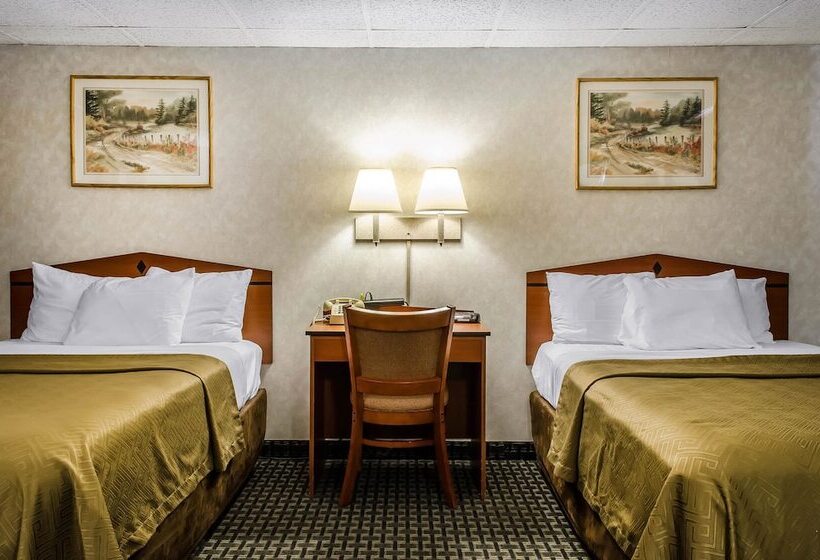 Номер Стандарт 2 Двуспальные Кровати, Rodeway Inn State College  Near University