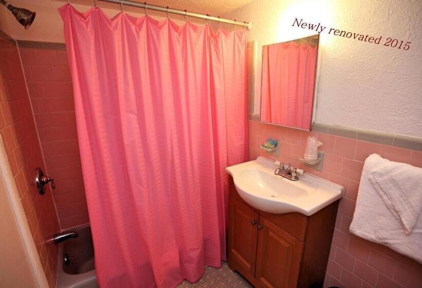 اتاق استاندارد با بالکن, El Ray Motel