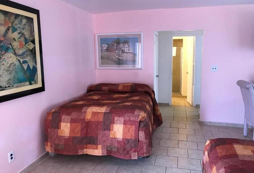 اتاق خانوادگی, El Ray Motel