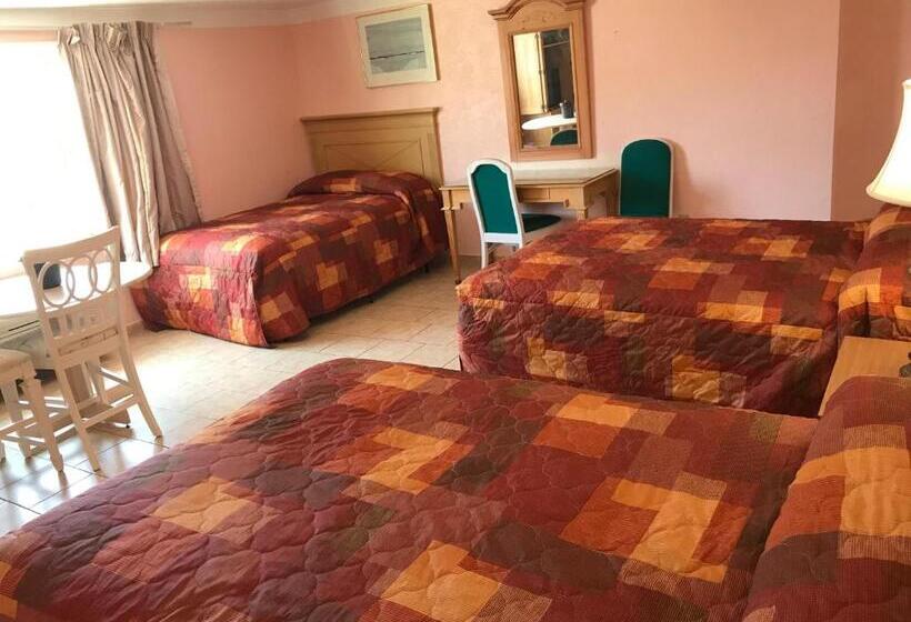 اتاق استاندارد سه نفره, El Ray Motel