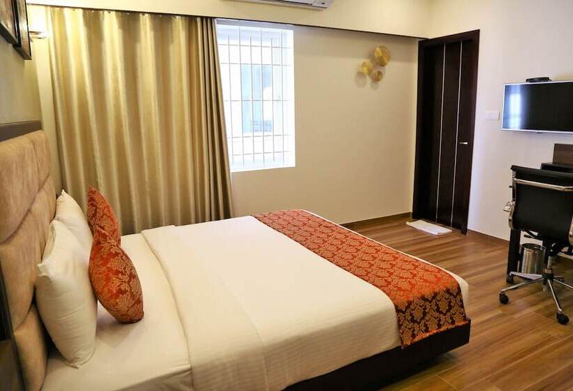 Quarto Deluxe Cama King, The Continentti Whitefield