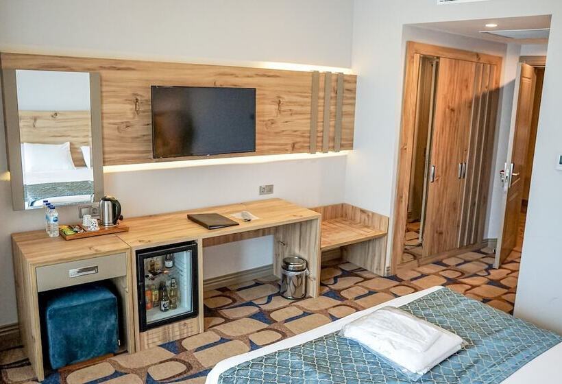 اتاق لوکس با چشم‌انداز دریا, Blue Mudanya