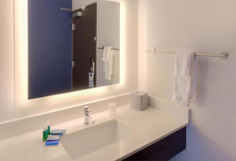 Люкс Кровать Кинг, Holiday Inn Express Newberg   Wine Country, An Ihg