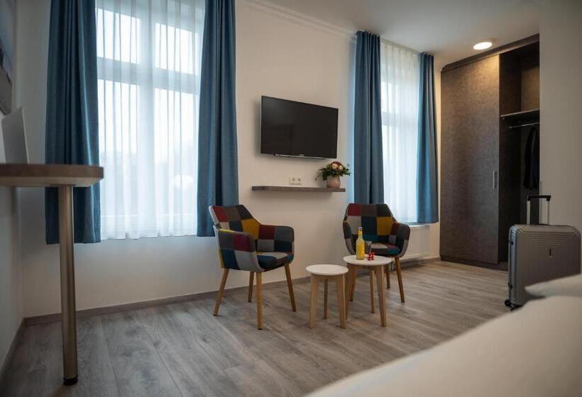 اتاق لوکس, Hanseat Stralsund