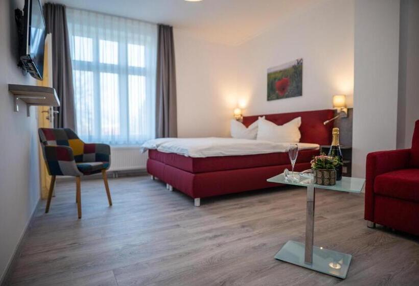 سوئیت جونیور خانوادگی, Hanseat Stralsund