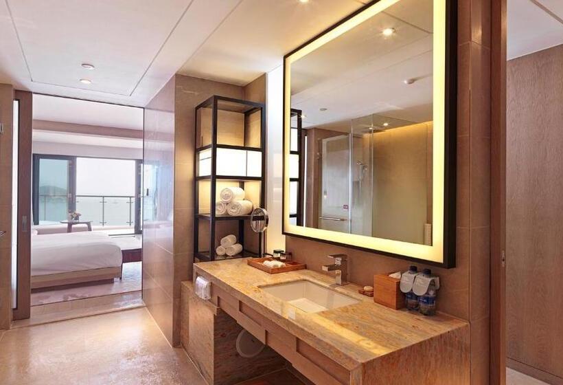 스탠다드 룸 킹사이즈 침대, Crowne Plaza Ningbo Xiangshan Sea View, An Ihg