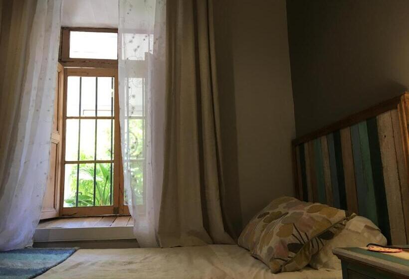 اتاق استاندارد, El Milagro