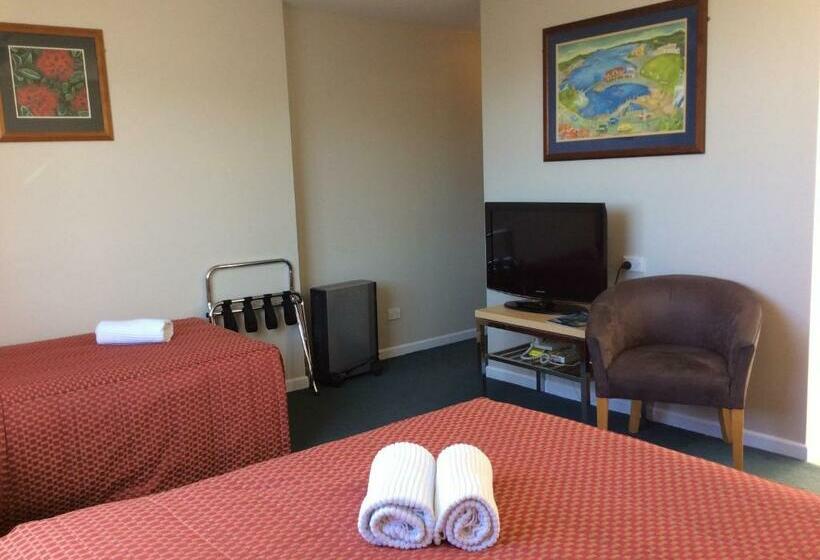 استودیوی استاندارد, Capital View Motor Inn