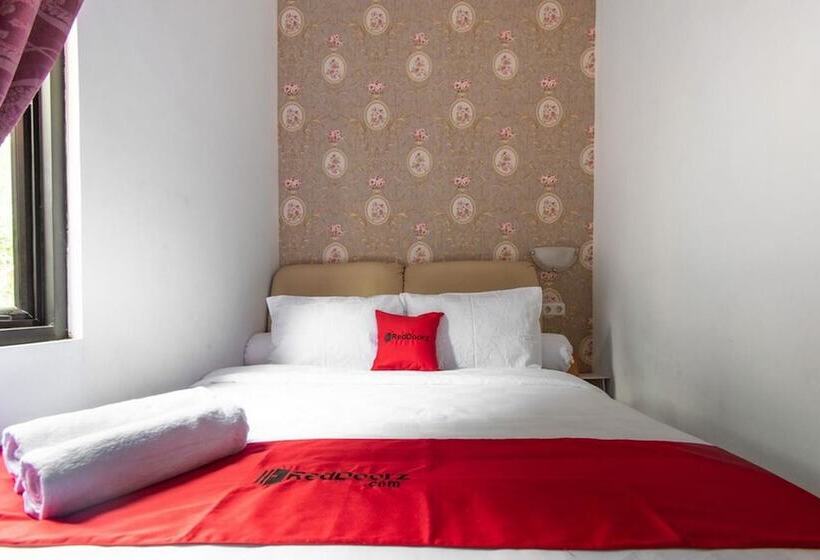 Номер Стандарт, Reddoorz Plus Near Trans Studio Cibubur 2