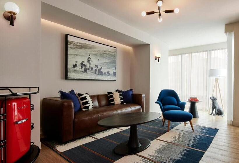 스위트 킹사이즈 침대, Virgin Hotels Nashville