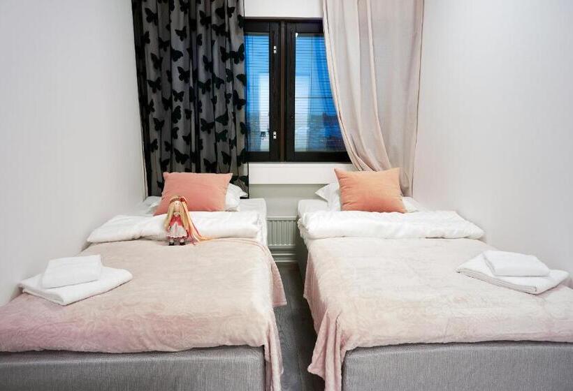 اتاق استاندارد با سرویس بهداشتی مشترک, Inn Tourist Hostel