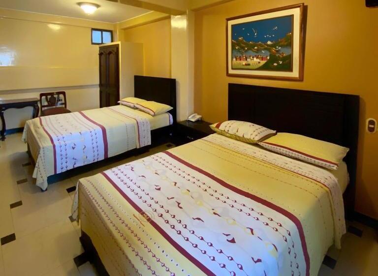 4인용 스탠다드 룸, Hostal Montesa