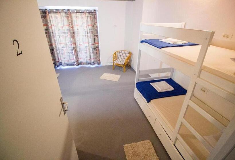 تختخواب در اتاق مشترک, Hostel Omiš